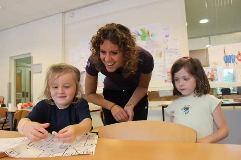 Nederlandse les tijdens een sportkamp