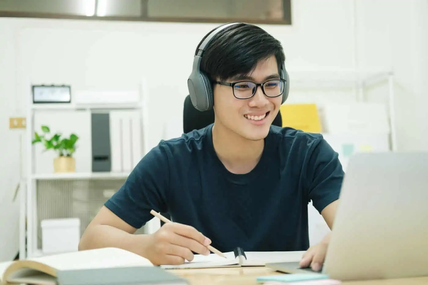 Online Dutch lessons and Dutch course for secondary school students